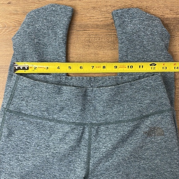 The North Face Women’s Heathered Turquoise Ruched Crop Leggings, size small - Picture 4 of 10